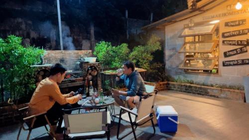 Επισκέπτες που μένουν στο The Mae Homestay PhaHee เดอะแม โฮมสเตย์ ผาฮี้