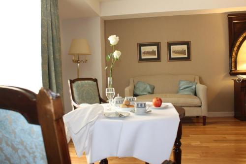 Ruang duduk di Hotel Club Frances