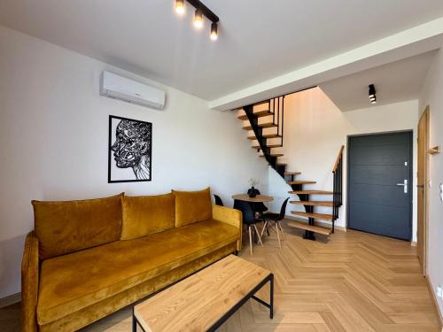 Χώρος καθιστικού στο LOFT Apartments