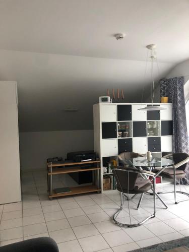 Gambar di galeri bagi Bright attic apartment near Augsburg di Gersthofen