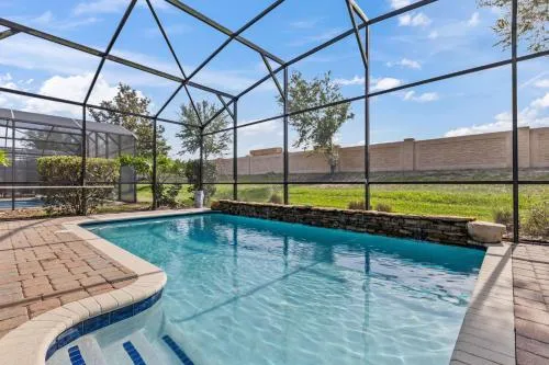 Immaculate Family Home - 7 Bed - with an Amazing Waterfall Pool photo 1
