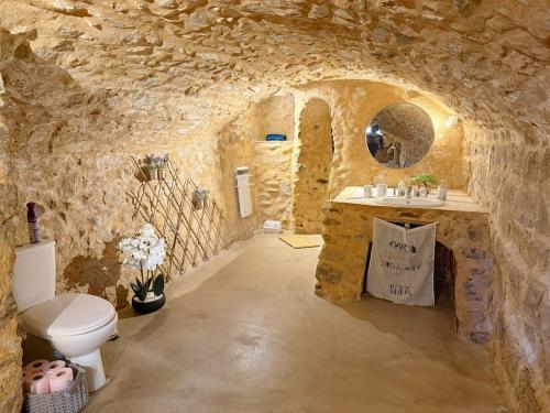 Koupelna v ubytování La Grotte Provençale à Sisteron