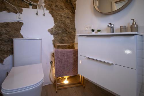 Ένα μπάνιο στο El Secreto de Setenil