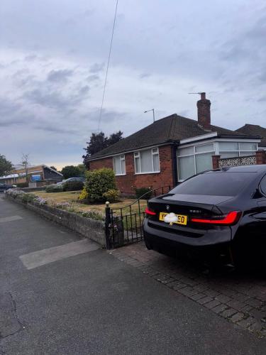 Gallery image of 230 Councillor Lane in Cheadle