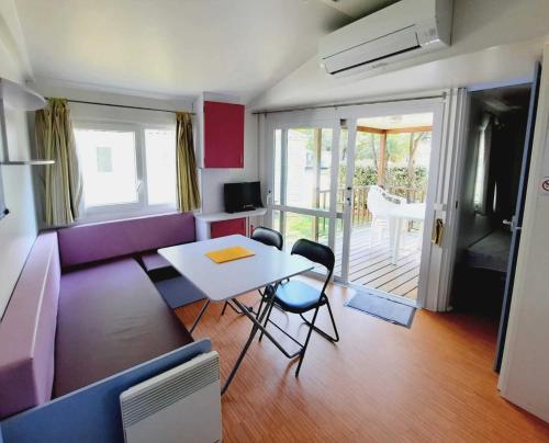 Χώρος καθιστικού στο Camping 3 étoiles - Piscine - cca0gbf
