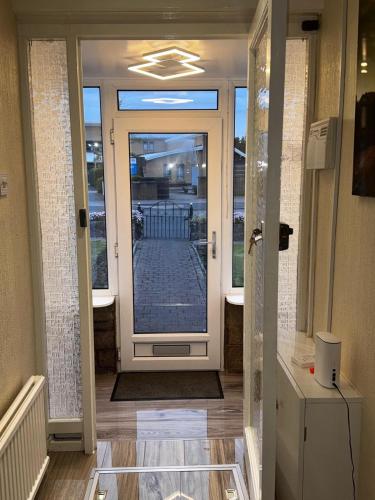 Gallery image of 230 Councillor Lane in Cheadle