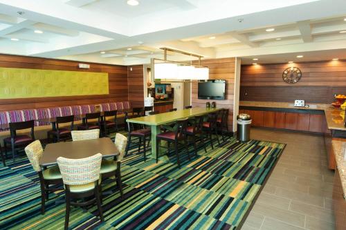 Kuchyň nebo kuchyňský kout v ubytování Fairfield Inn St. George