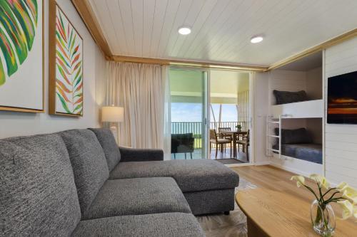 Kuchyň nebo kuchyňský kout v ubytování Luxurious Beachfront Condo