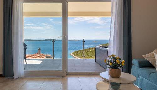 Villa Danijela with private Jacuzzi and parking