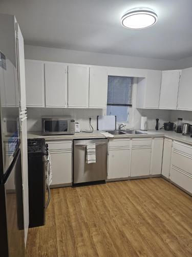 Dapur atau dapur kecil di Aansel Suites QUEEN ROOM
