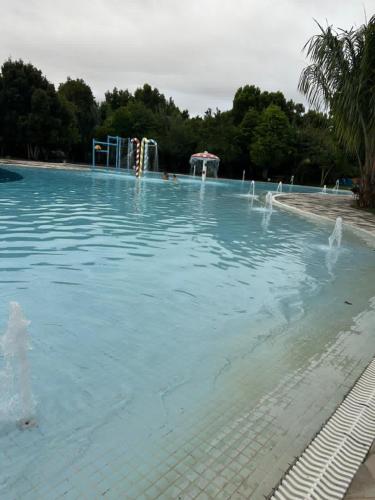 Kolam renang di atau dekat dengan Iloa Flat resort Apt 202 bloco i