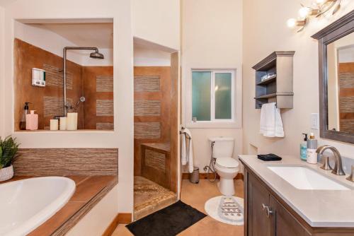 Ένα μπάνιο στο Million Dollar Castle Walk to downtown Glenwood and HotSprings