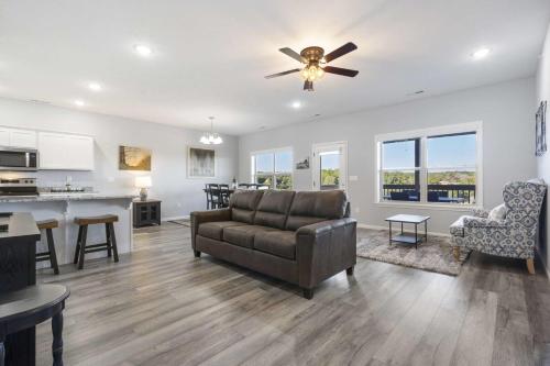 Posezení v ubytování StoneBridge Escape - Sleeps 8