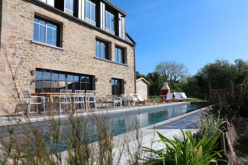 Ti an Aod Beachfront Stone Cottage Sleeps 10 OI Collection Rentals