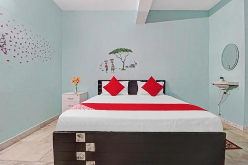 Gambar di galeri bagi Hotel O Royal Galaxy di Shamirpet