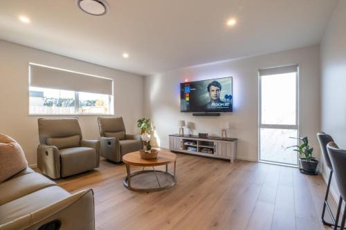 Телевизор и/или развлекательный центр в Brand New Games Room Family Home Sleeps 6