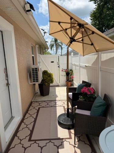 Αίθριο ή υπαίθριος χώρος στο Cozy Private Apartment - Stylish & Spotless