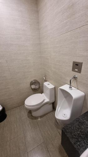 Koupelna v ubytování Khách Sạn Lena