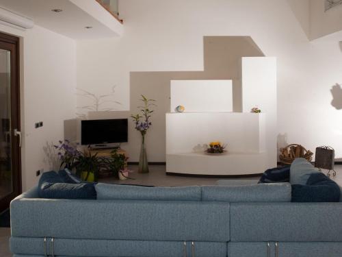 Χώρος καθιστικού στο Holiday Home in Ponte near Lake Santa Croce