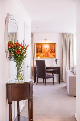 Χώρος καθιστικού στο Fino Hotel & Suites