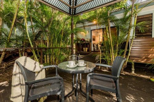 Κήπος έξω από το Sunbird Gardens Villa 1
