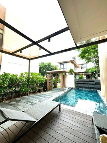 Πισίνα στο ή κοντά στο La Vie Villa Wyndham Garden Cam Ranh