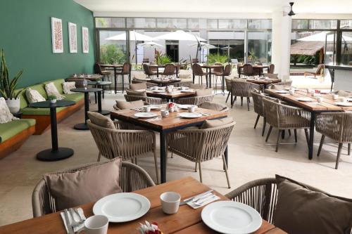 Εστιατόριο ή άλλο μέρος για φαγητό στο Holiday Inn Tulum by IHG