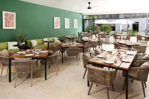 Εστιατόριο ή άλλο μέρος για φαγητό στο Holiday Inn Tulum by IHG