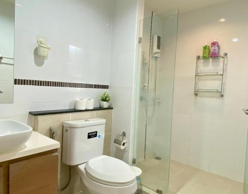 Vannituba majutusasutuses Cozy home near impact arena