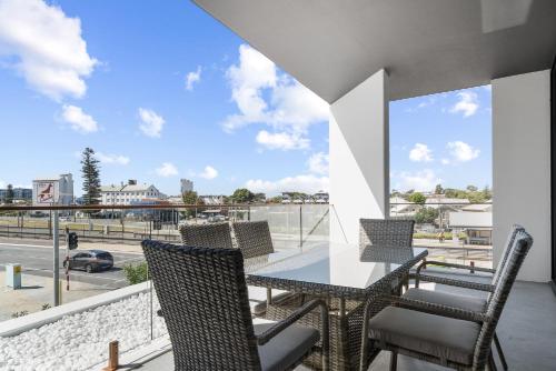 Balkón nebo terasa v ubytování Spacious 2-Bed Apartment with Rooftop Views