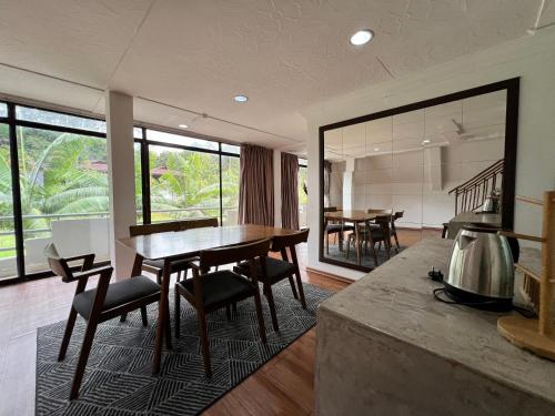 Ruang duduk di LiLLA Hilltop Retreat - Janda Baik