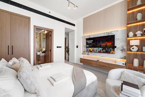 Chic Studio with Balcony and Gym at JVC