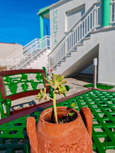Balkoni atau teres di Menta Studios