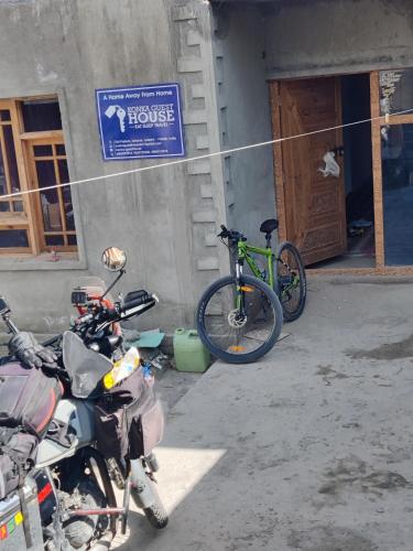 Montar en bicicleta en konka guest house o alrededores
