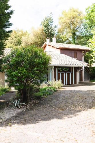 Spacieuse maison familiale entre pins et océan jusqu'à 10 personnes