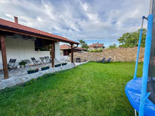 Billede fra billedgalleriet på Петропавловската Къща i Lyaskovets