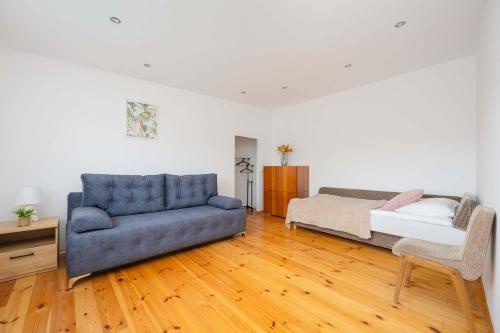 Khu vực ghế ngồi tại Spacious House with Parking & Garden by Noclegi Renters