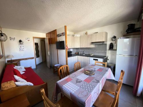 Résidence Soleil - Appartement de 6 couchages avec vue sur la montagne MAE-5161