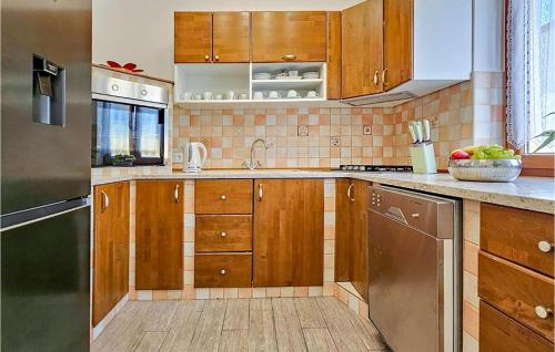 Beautiful Home In Novigrad With Wifi