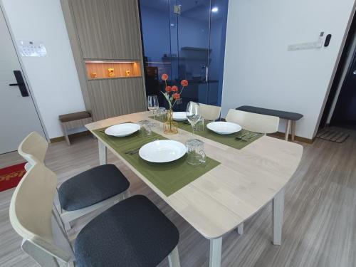 Zona de estar de The Wave Residence by Jeffery Lam Home Management