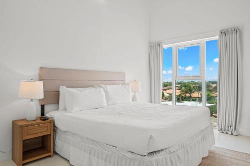 Ένα ή περισσότερα κρεβάτια σε δωμάτιο στο Arubas Life 307