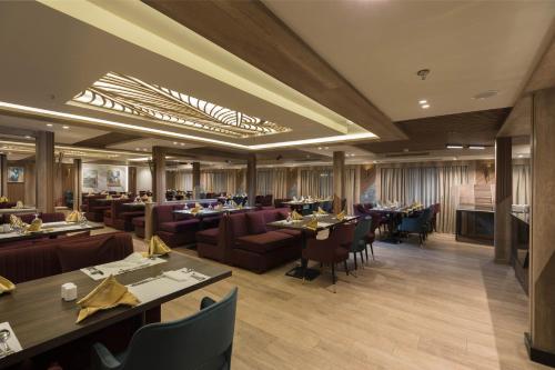 Restaurace v ubytování Royal Elite Cruise