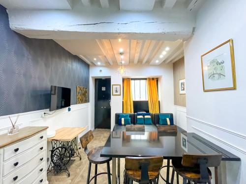 32 Atelier Paris Fashion