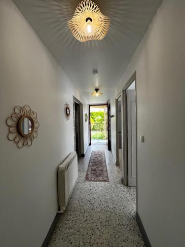 Photo de la galerie de l'établissement Charmant appartement rénové, à 15 mn d'Avignon et de son festival, à Entraigues-sur-la-Sorgue