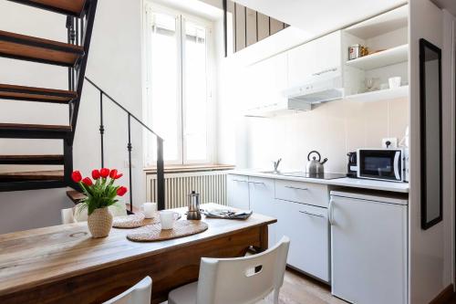 Mini apartment Cairoli 1 - Zeno 42