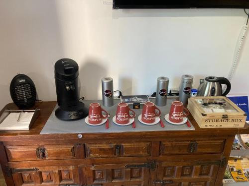 Le Studio d Aurélie avec SPA été en pleine campagne et proche de toute commoditéにあるコーヒーまたはお茶