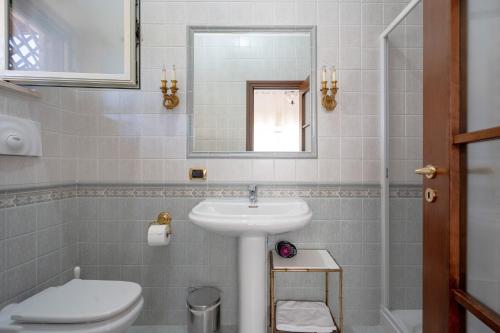 Ένα μπάνιο στο Bnb Villa Lucia