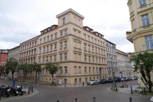 Urban Base Apartment for 9 in Berlin Mitte photo 17