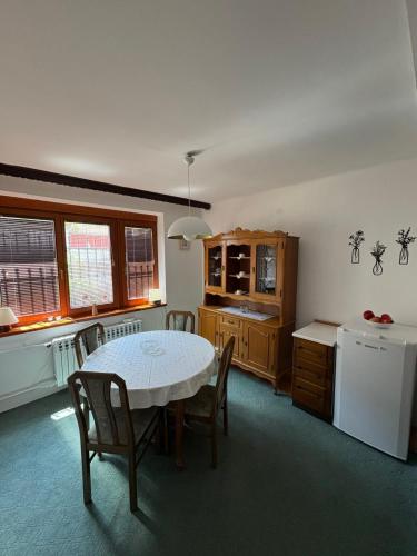 Kuchyň nebo kuchyňský kout v ubytování Apartman Skenderija - Kovačići
