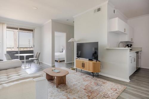 Gallery image of Blueground Sherman Oaks view nr Griffith Park LAX-1361 in Los Angeles